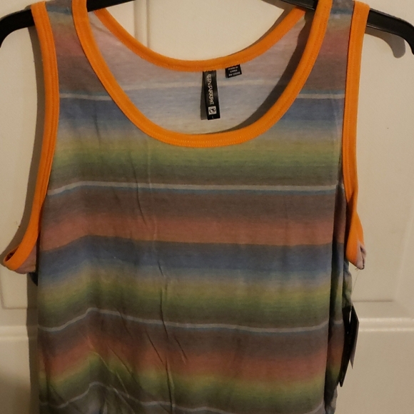 Ocean Current Tank Top - Picture 2 of 3